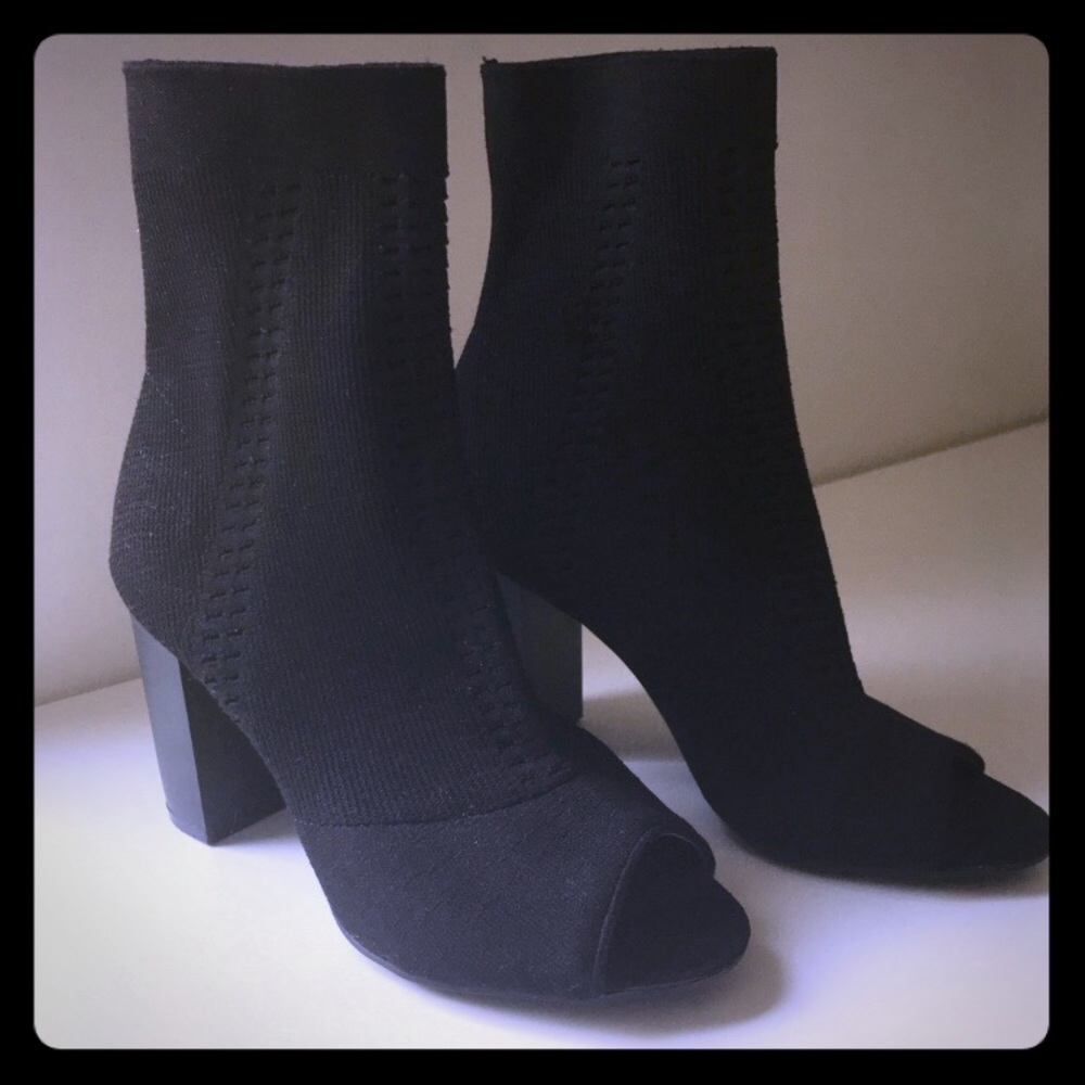 Black peep toe heels